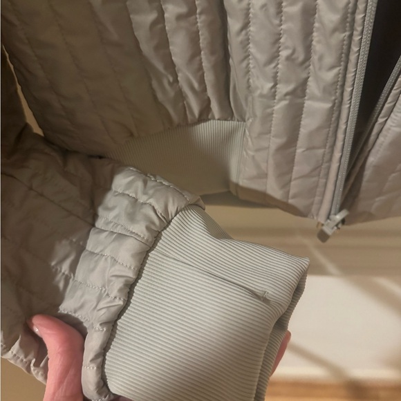 Lululemon Athletica Non-Stop Cotton Bomber Jacket Raw Linen size 6 - Picture 3 of 6